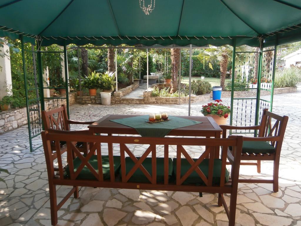 Apartments Nela Porec Ngoại thất bức ảnh