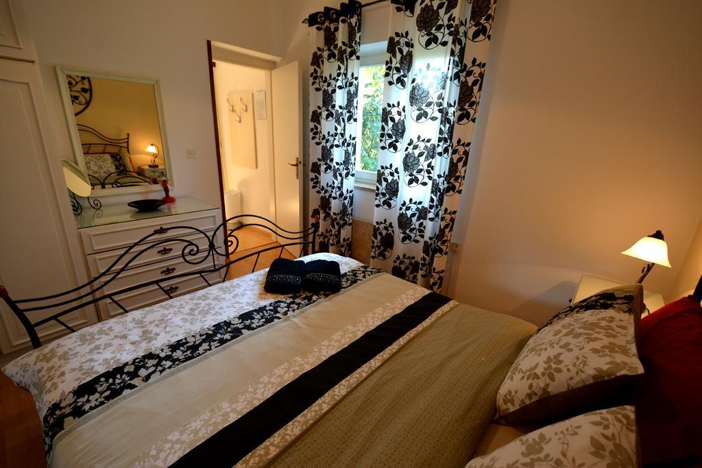 Apartments Nela Porec Ngoại thất bức ảnh