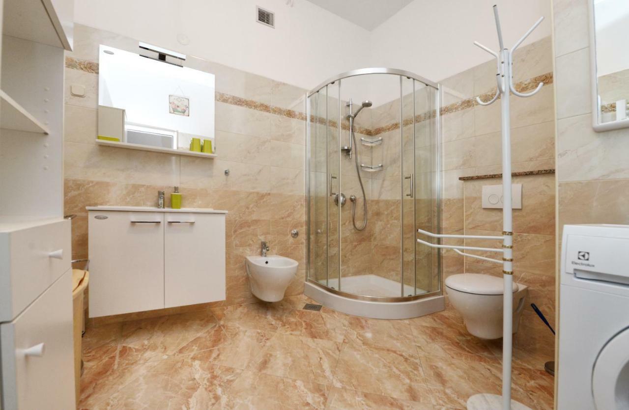 Apartments Nela Porec Ngoại thất bức ảnh